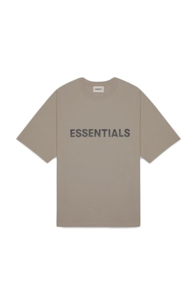 Essentials T-Shirt .