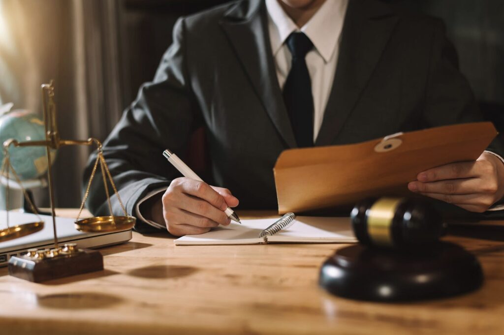 The Ultimate Guide to Hiring a Federal Criminal Lawyer