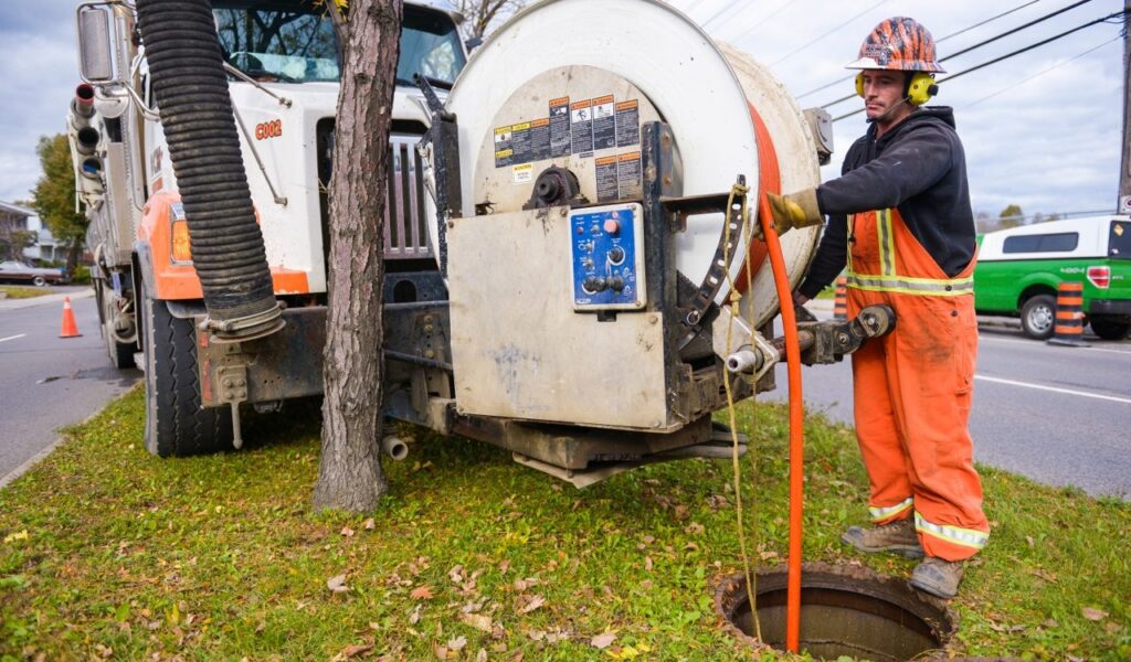 Tools and Techniques for Sewer Line Cleaning in South Florida