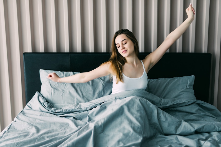 Boost Your Sleep: Experts Recommend This Pre-Bed Activity